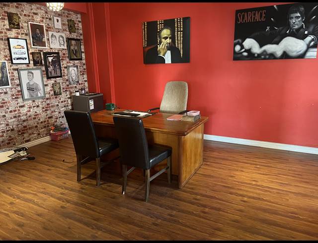 921M² SHOWROOM FOR SALE IN PAROW CENTRAL